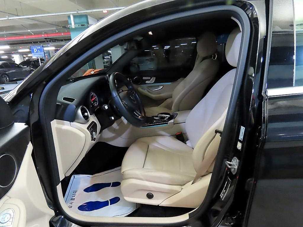 Mercedes Benz GLC Class - Vista 6