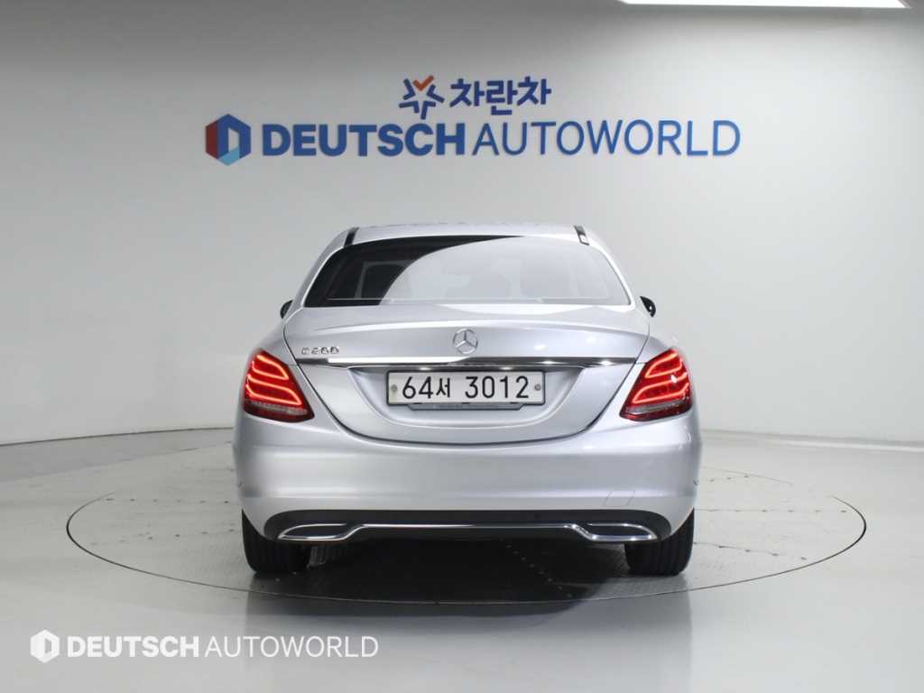 Mercedes Benz C Class - Vista 2