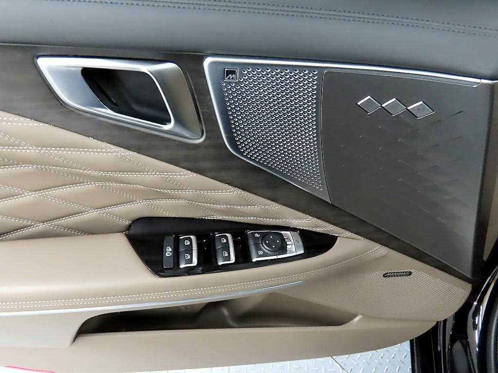 KIA K8 - Vista 11