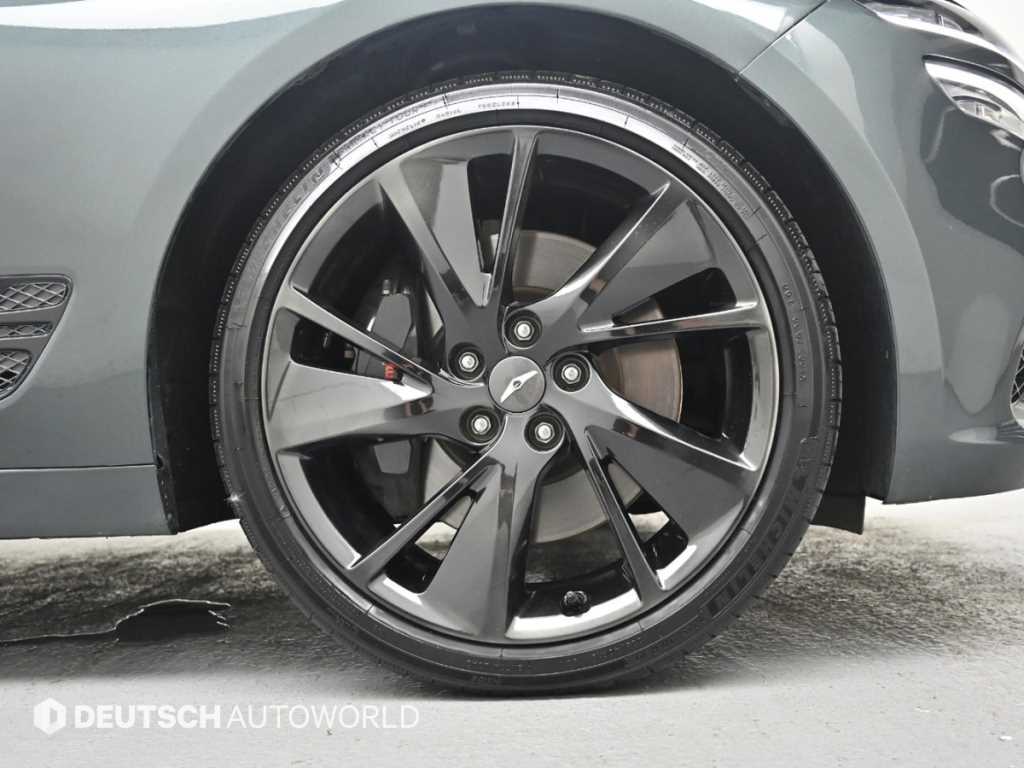 Genesis G70 - Vista 5