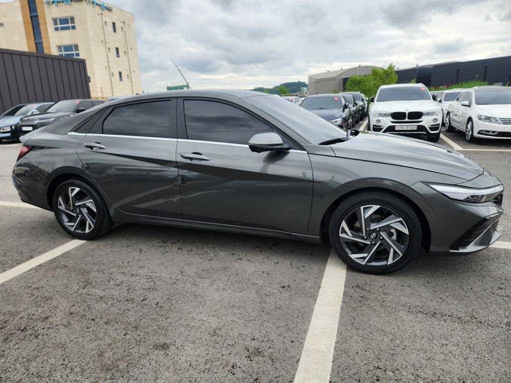 HYUNDAI Avante - Vista 4