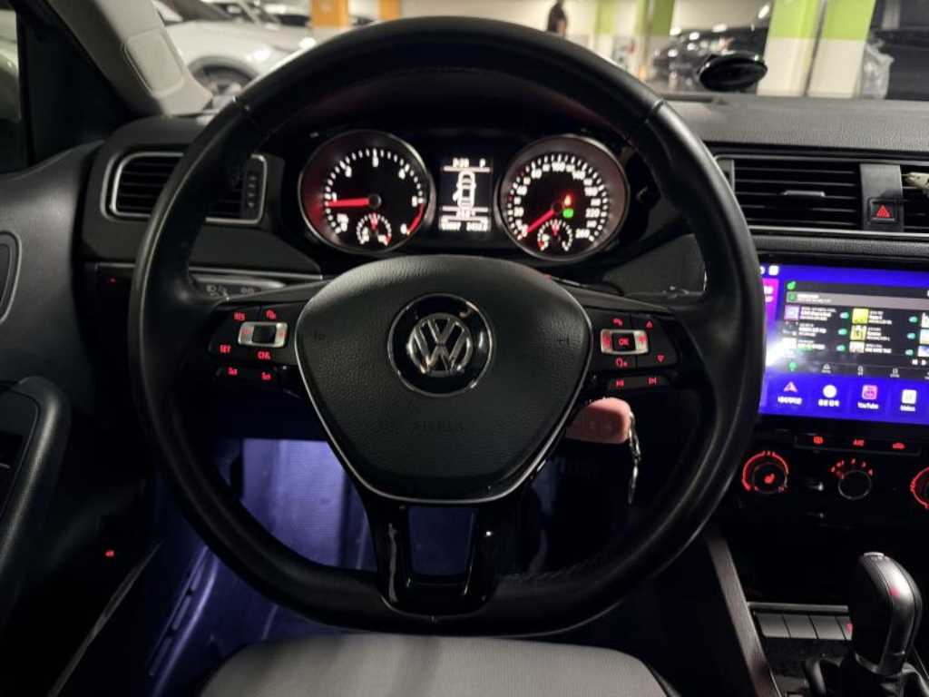 Volkswagen Jetta - Vista 9