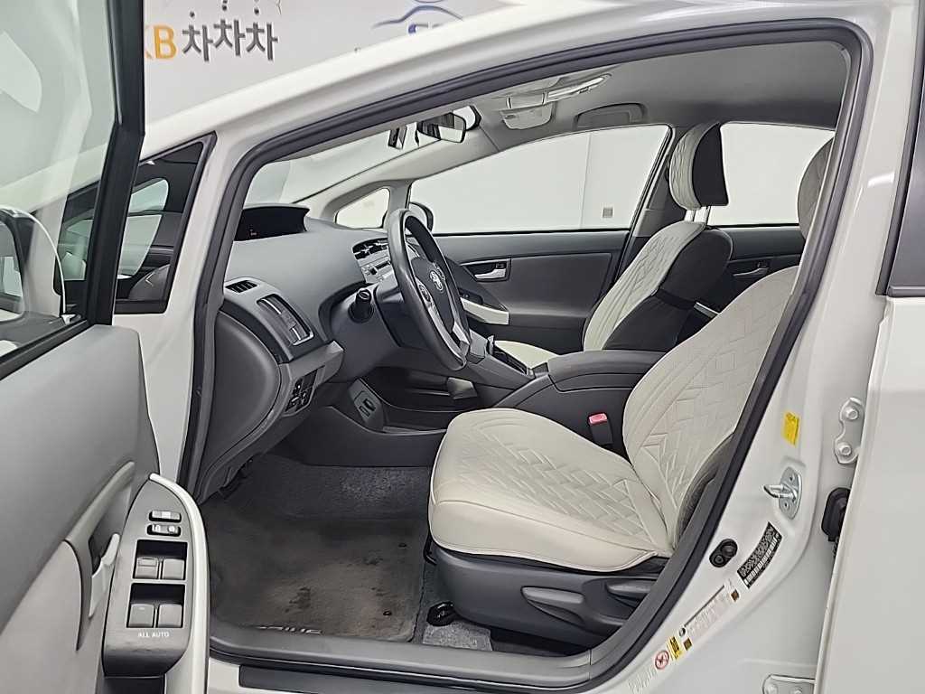 Toyota Prius - Vista 11