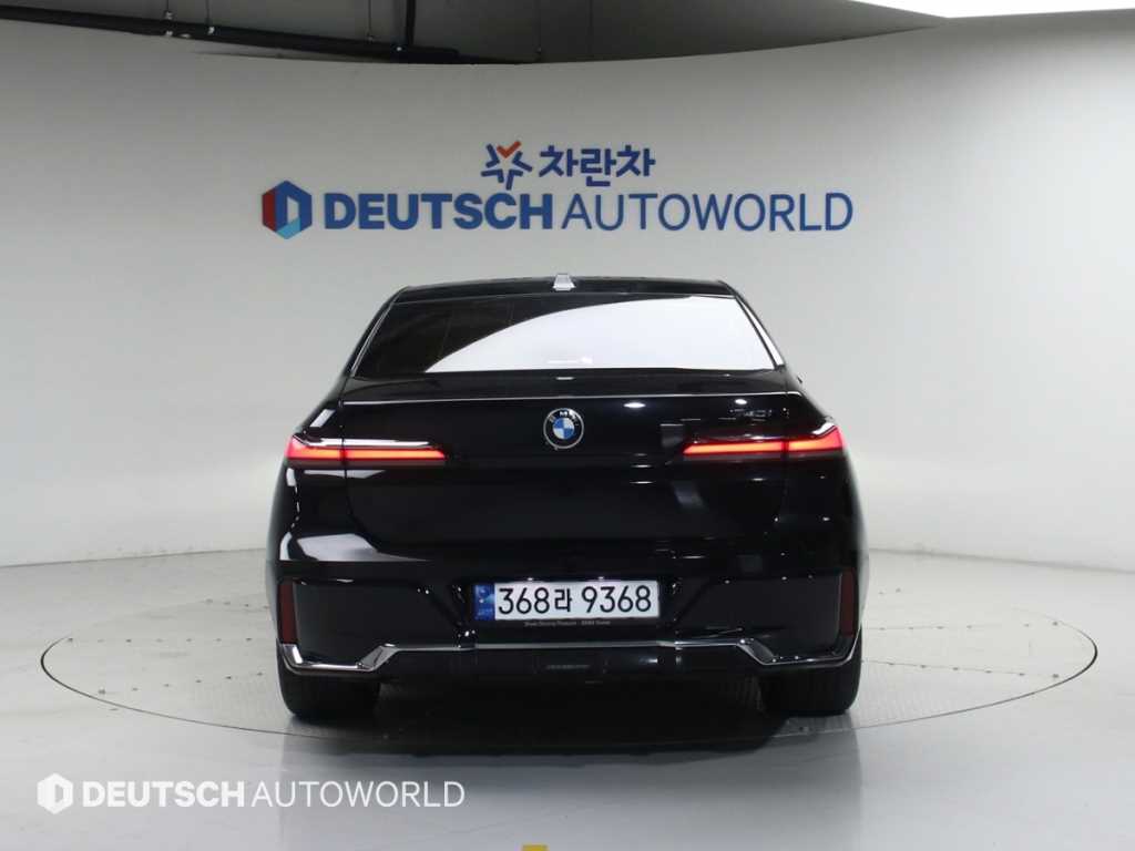 BMW 7 Series - Vista 4