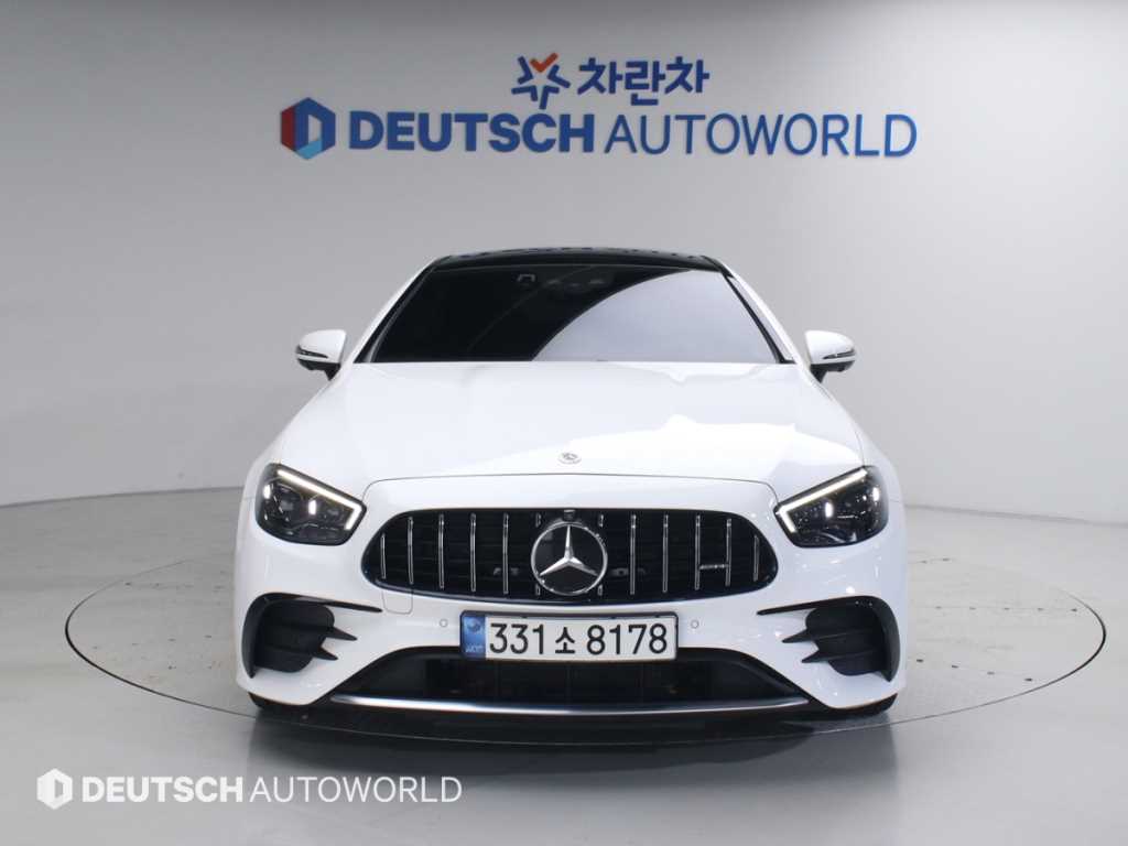 Mercedes Benz E class - Vista 3