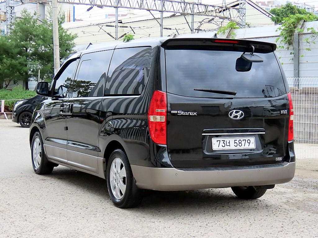 HYUNDAI Starex - Vista 3