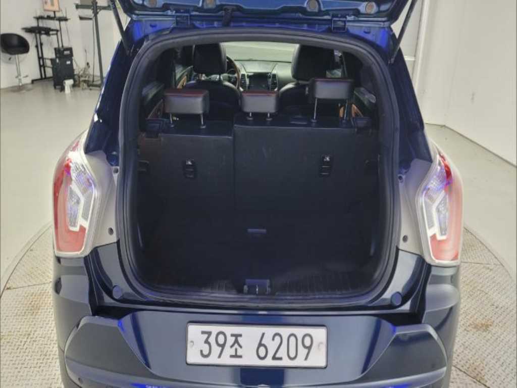 Ssangyong Tivoli - Vista 9