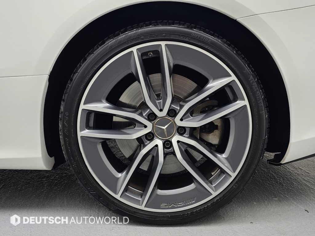 Mercedes Benz E class - Vista 5