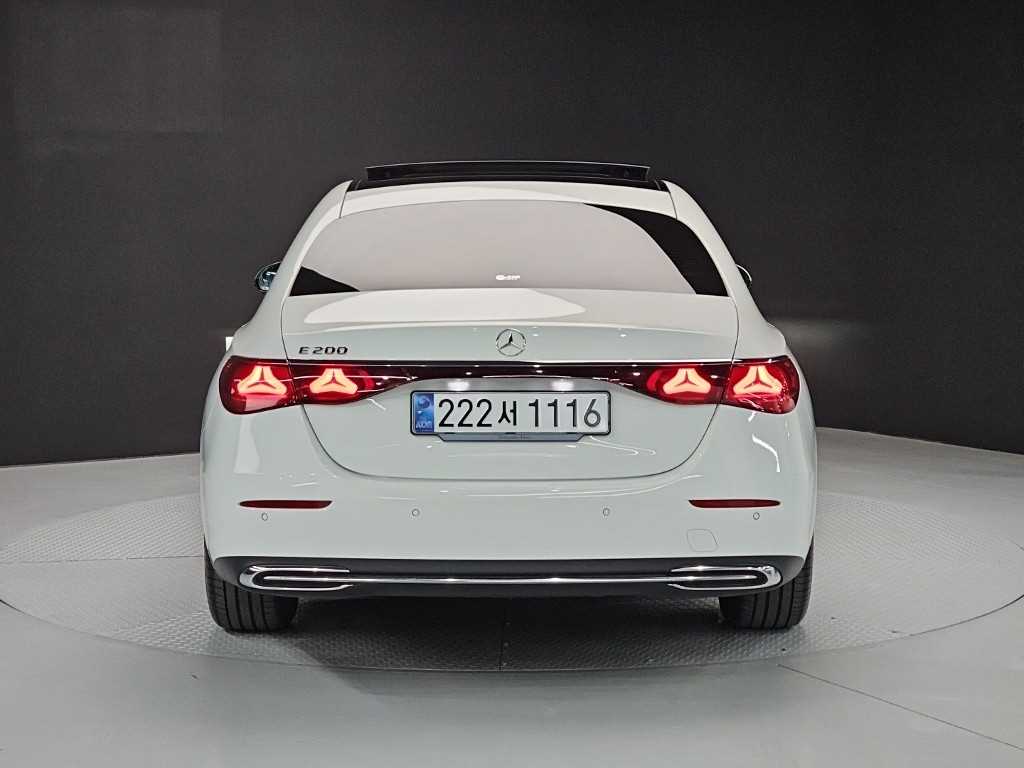Mercedes Benz E class - Vista 3