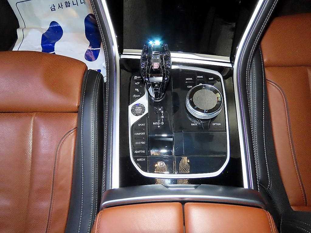 BMW 8 Series - Vista 12
