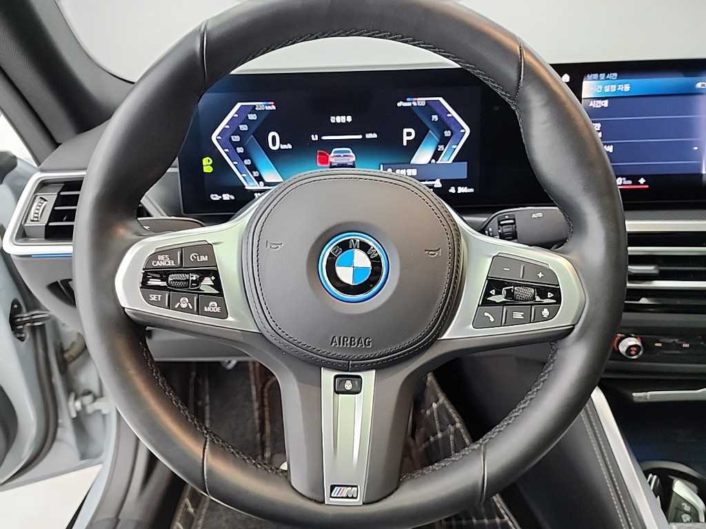BMW i4 - Vista 9