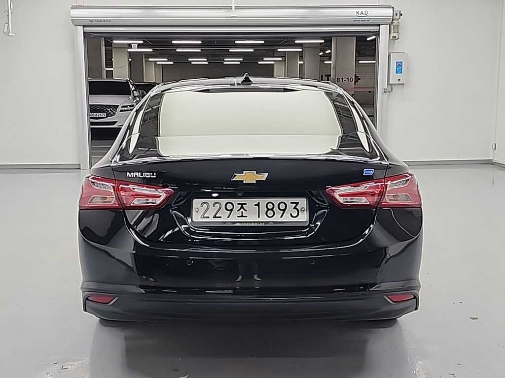 Chevrolet Malibu - Vista 3