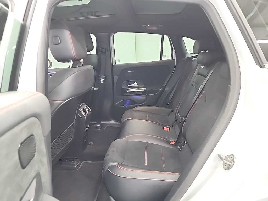Mercedes Benz EQA - Vista 12
