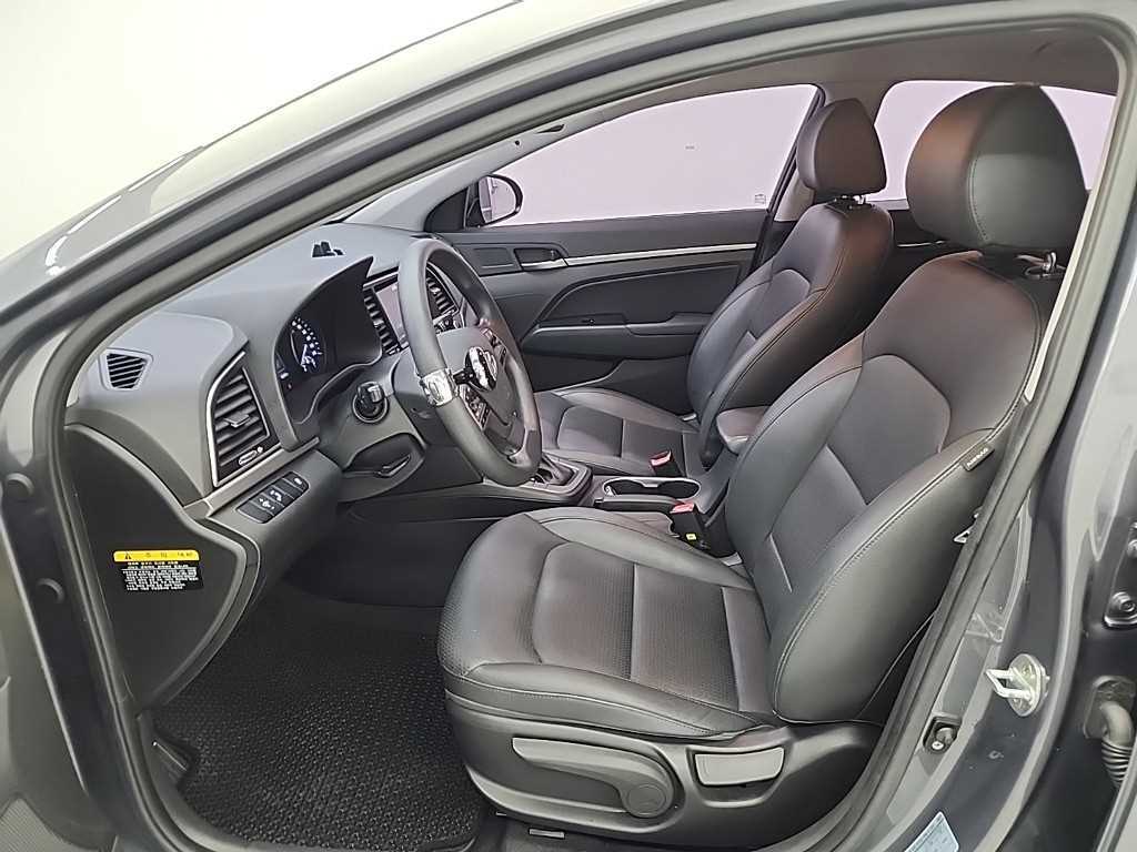 HYUNDAI Avante - Vista 11