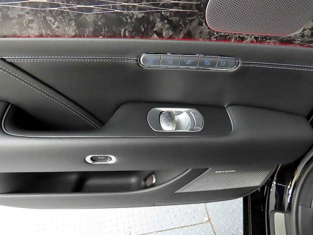 Genesis G90 - Vista 12
