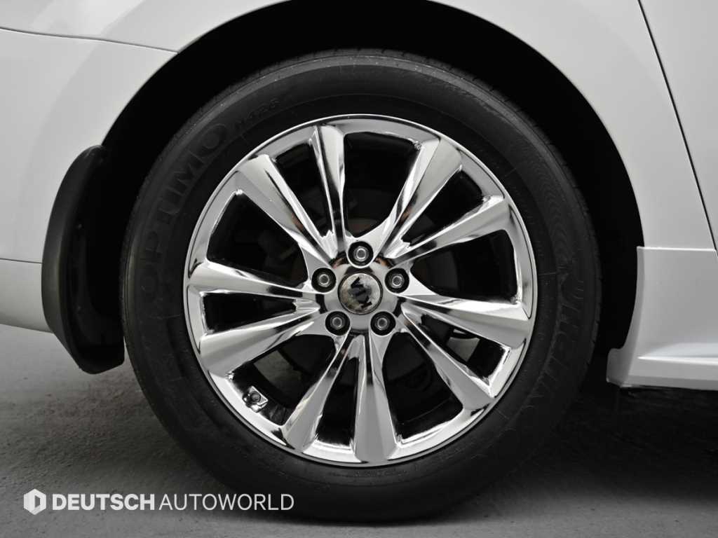 KIA Carnival - Vista 5