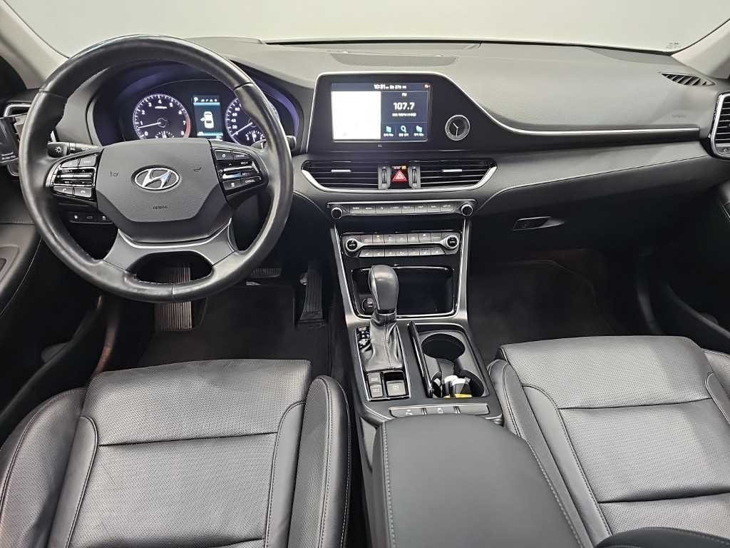 HYUNDAI Grandeur - Vista 7