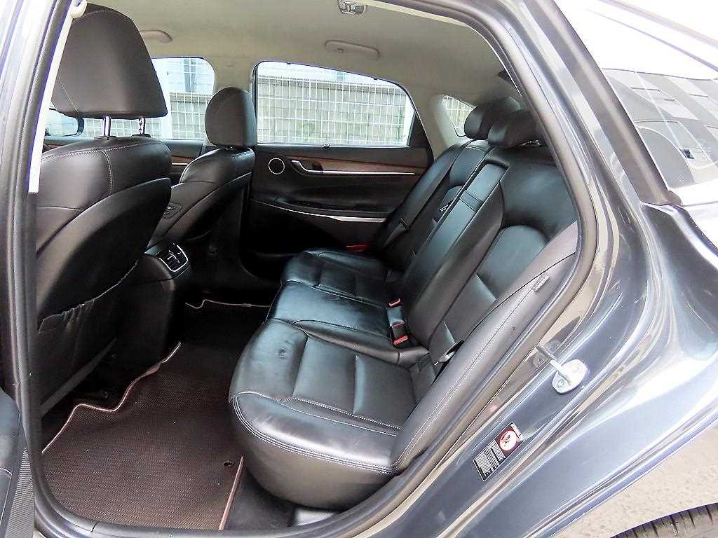 HYUNDAI Grandeur - Vista 6