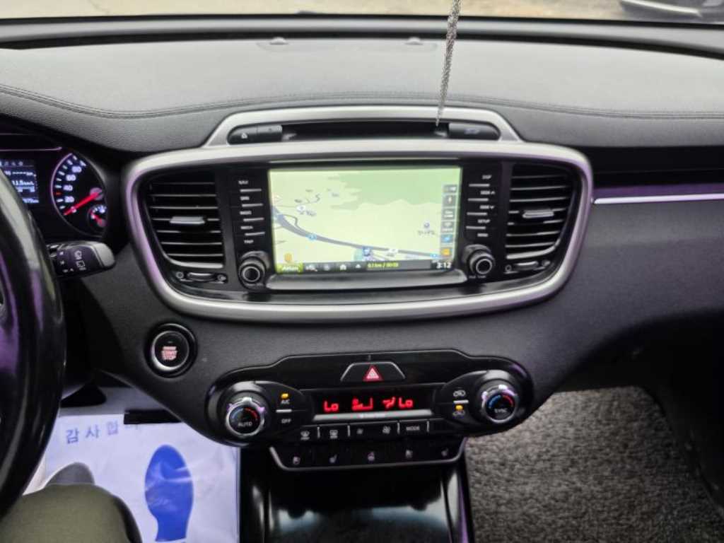 KIA Sorento - Vista 11