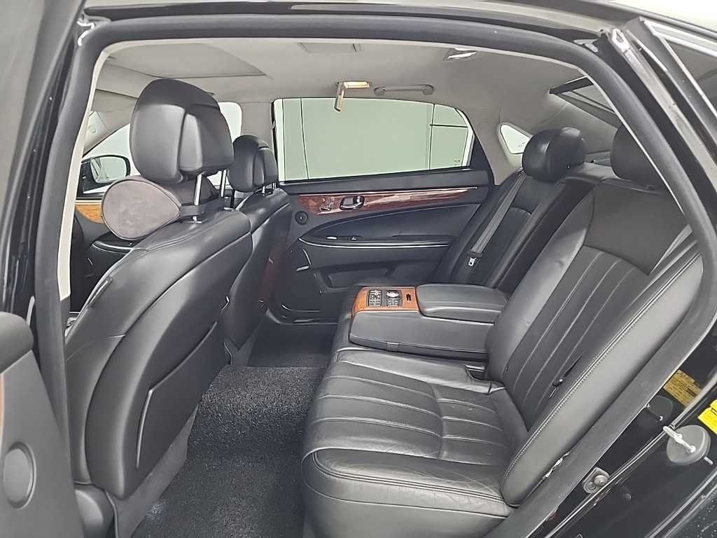 HYUNDAI Equus - Vista 12