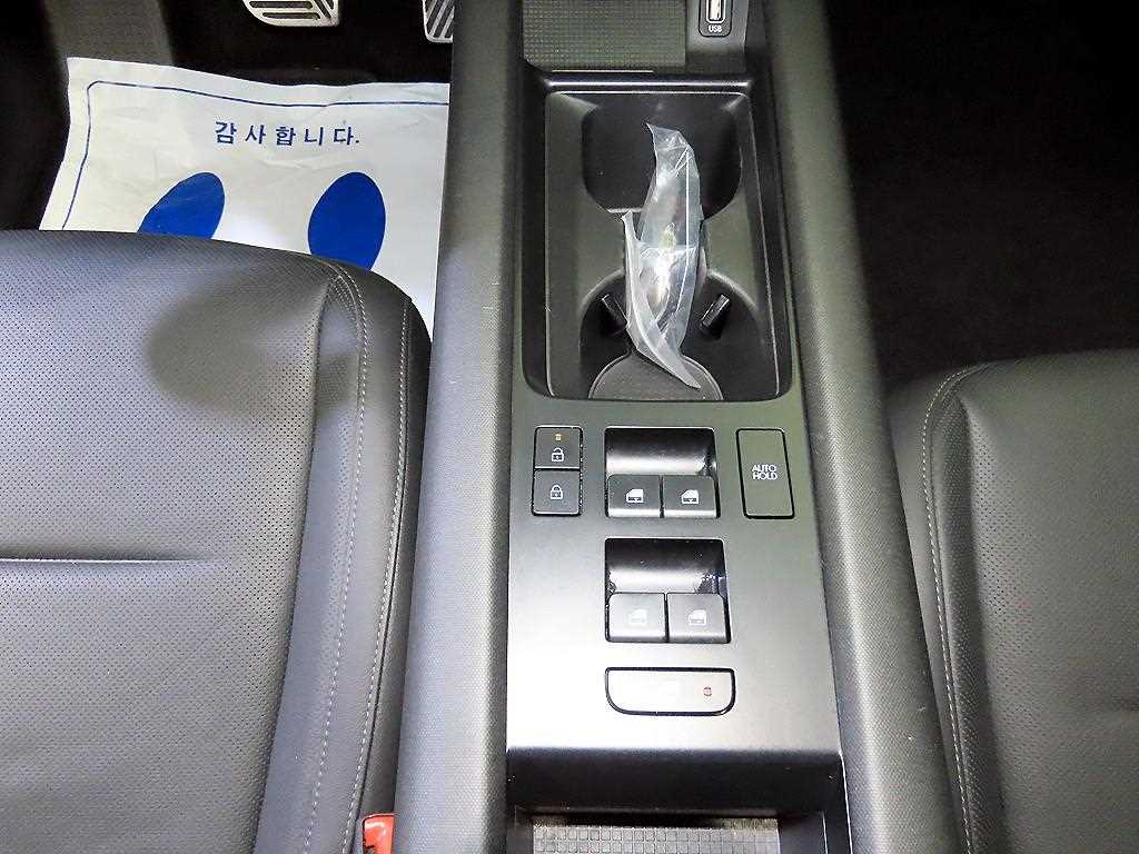 HYUNDAI Ioniq 6 - Vista 12