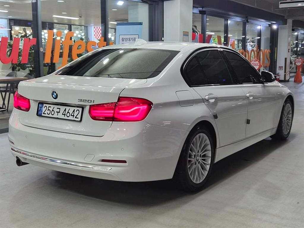 BMW 3 series - Vista 4