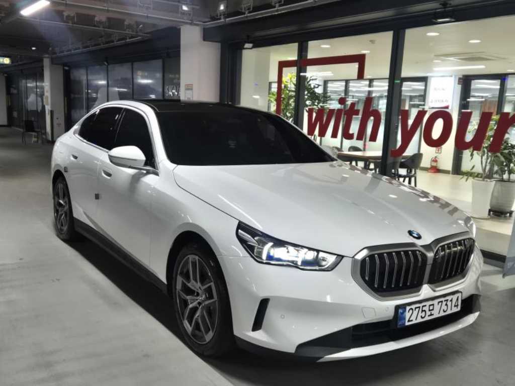 BMW 5 Series 2024 - Importación desde Corea - HF Imports Iquique - Foto 1