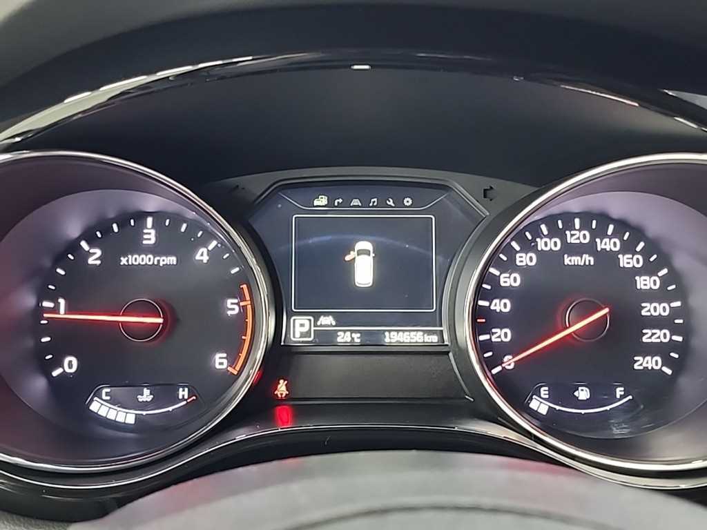 KIA Carnival - Vista 6