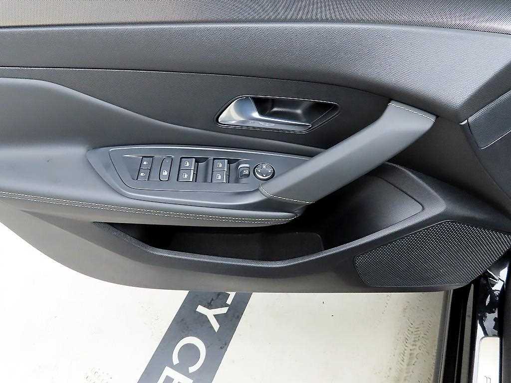 Peugeot 408 - Vista 11