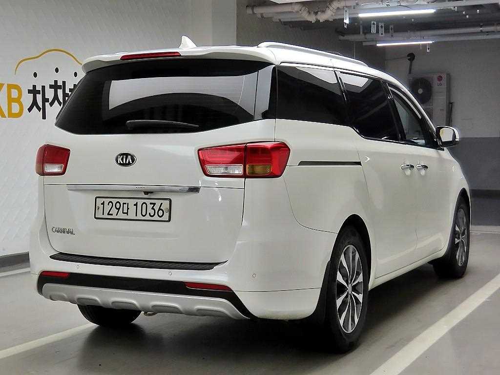 KIA Carnival - Vista 4