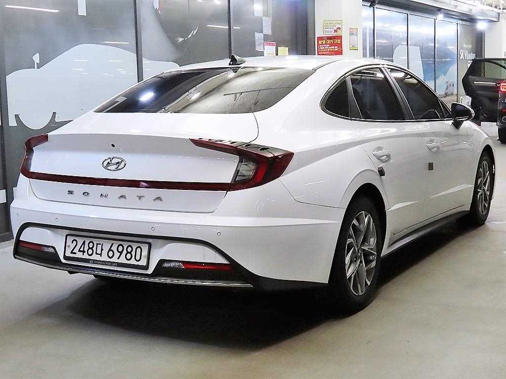 HYUNDAI Sonata - Vista 4