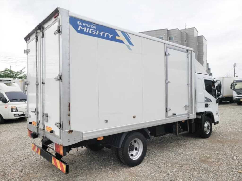 medium and large cargo truck - Vista 3