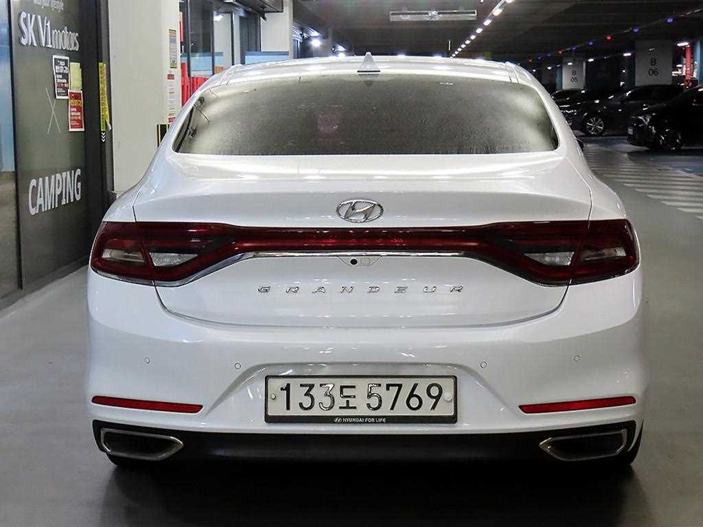 HYUNDAI Grandeur - Vista 5