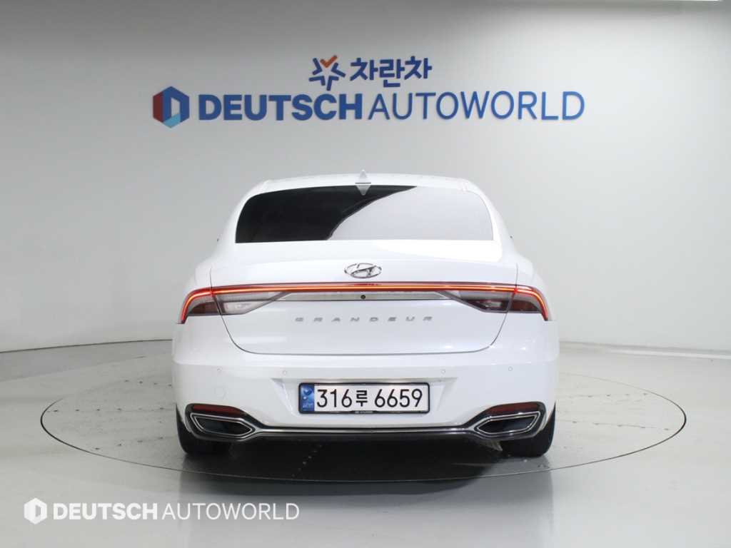 HYUNDAI Grandeur - Vista 4