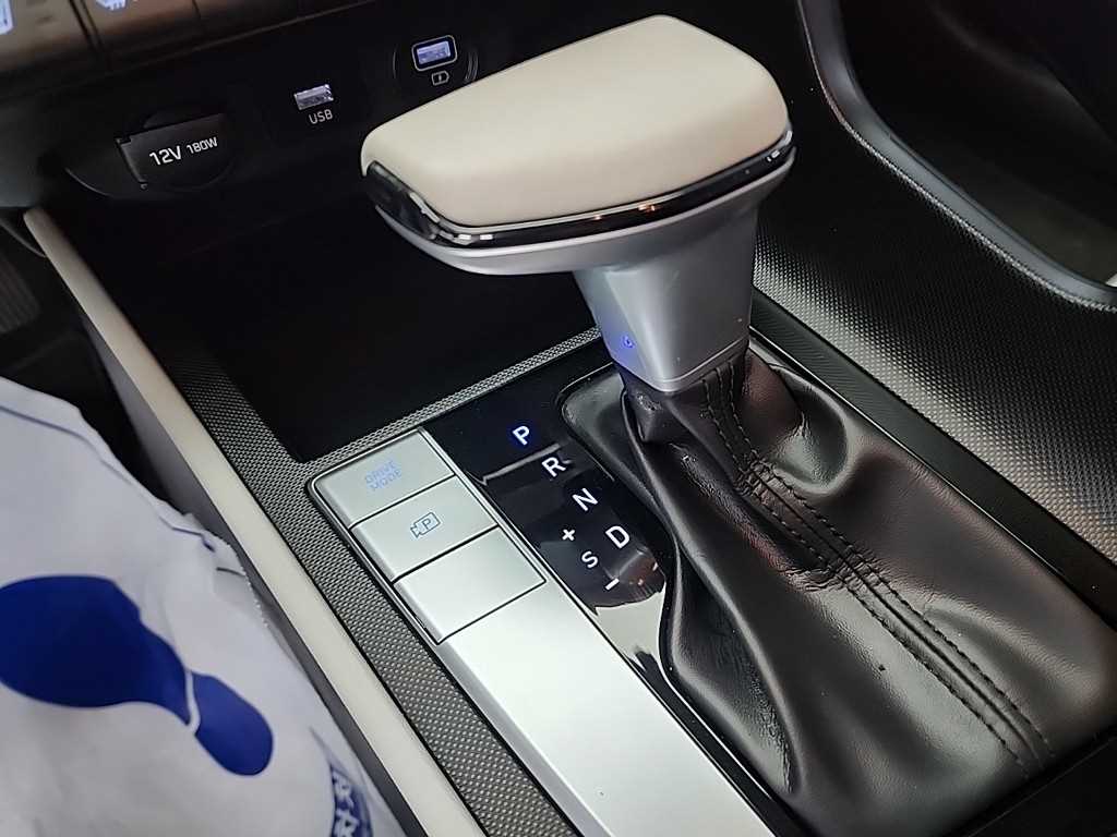 HYUNDAI Avante - Vista 8