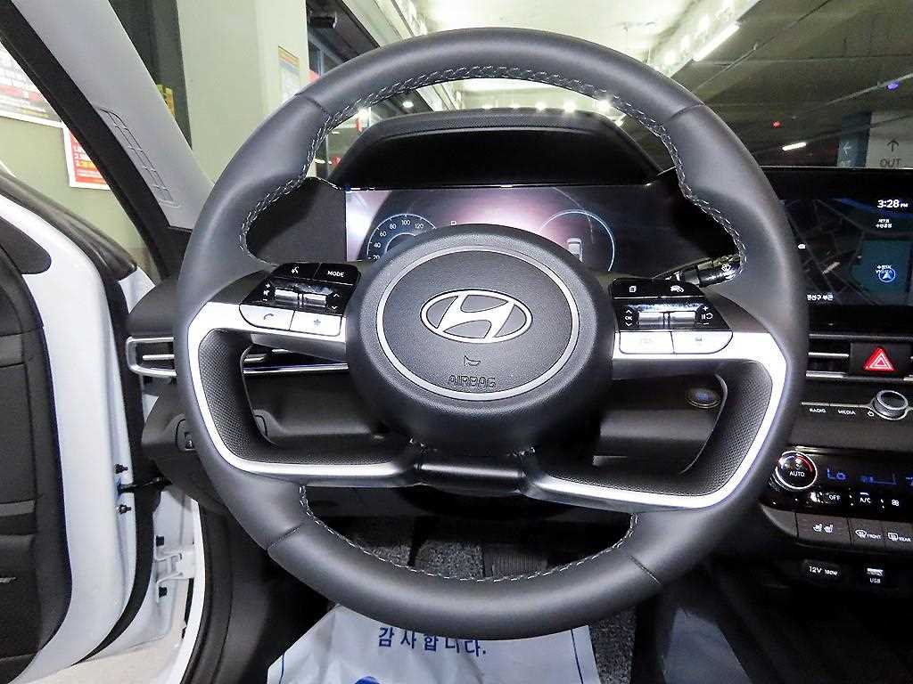 HYUNDAI Avante - Vista 8