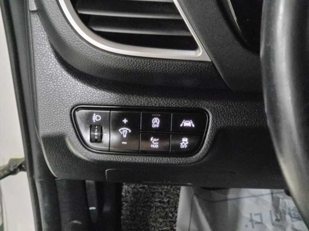 KIA Seltos - Vista 10