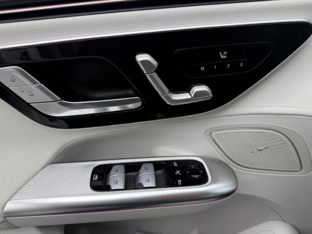 Mercedes Benz EQE - Vista 9