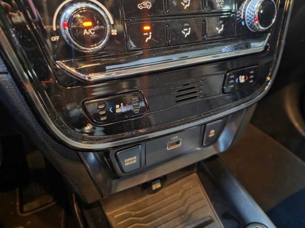 Ssangyong Tivoli - Vista 10