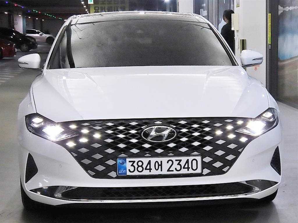 HYUNDAI Grandeur - Vista 2