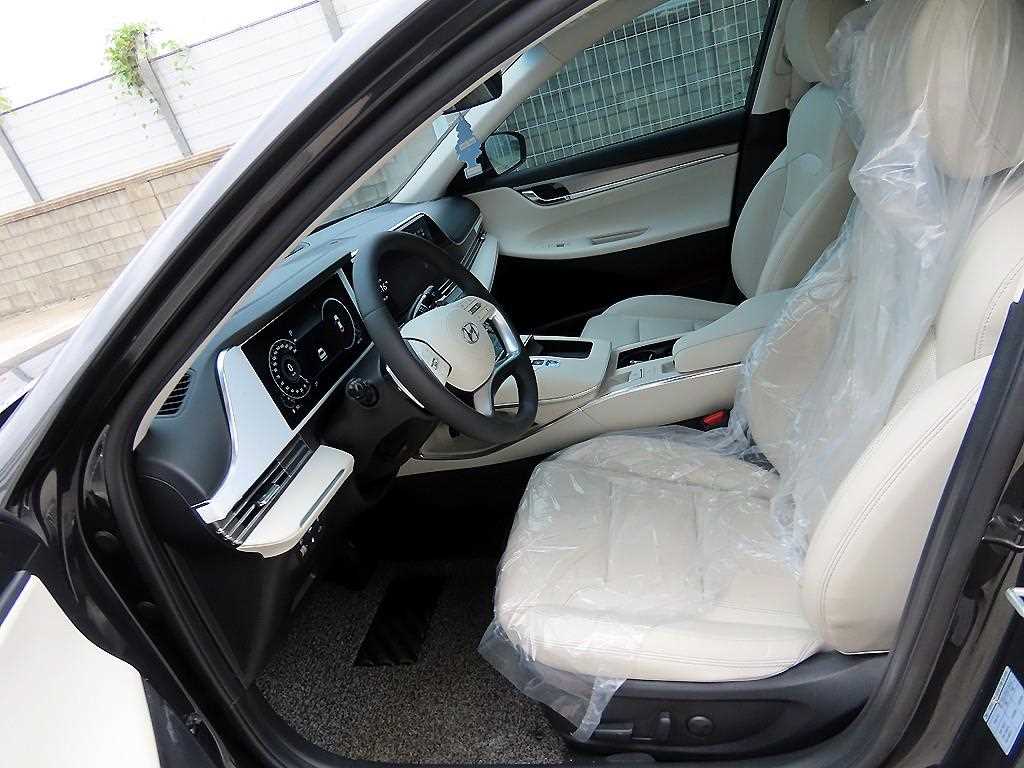 HYUNDAI Grandeur - Vista 5