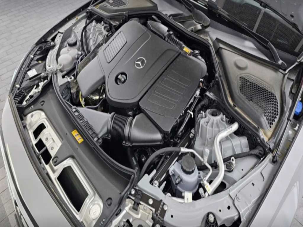 Mercedes Benz E class - Vista 8