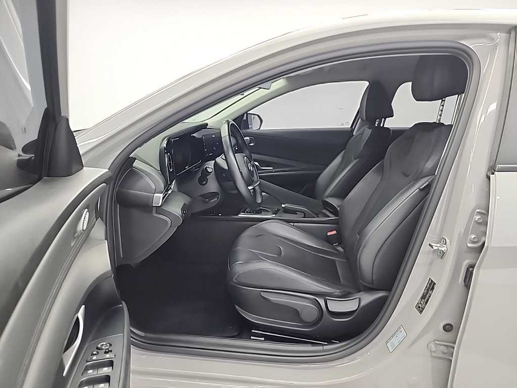 HYUNDAI Avante - Vista 11