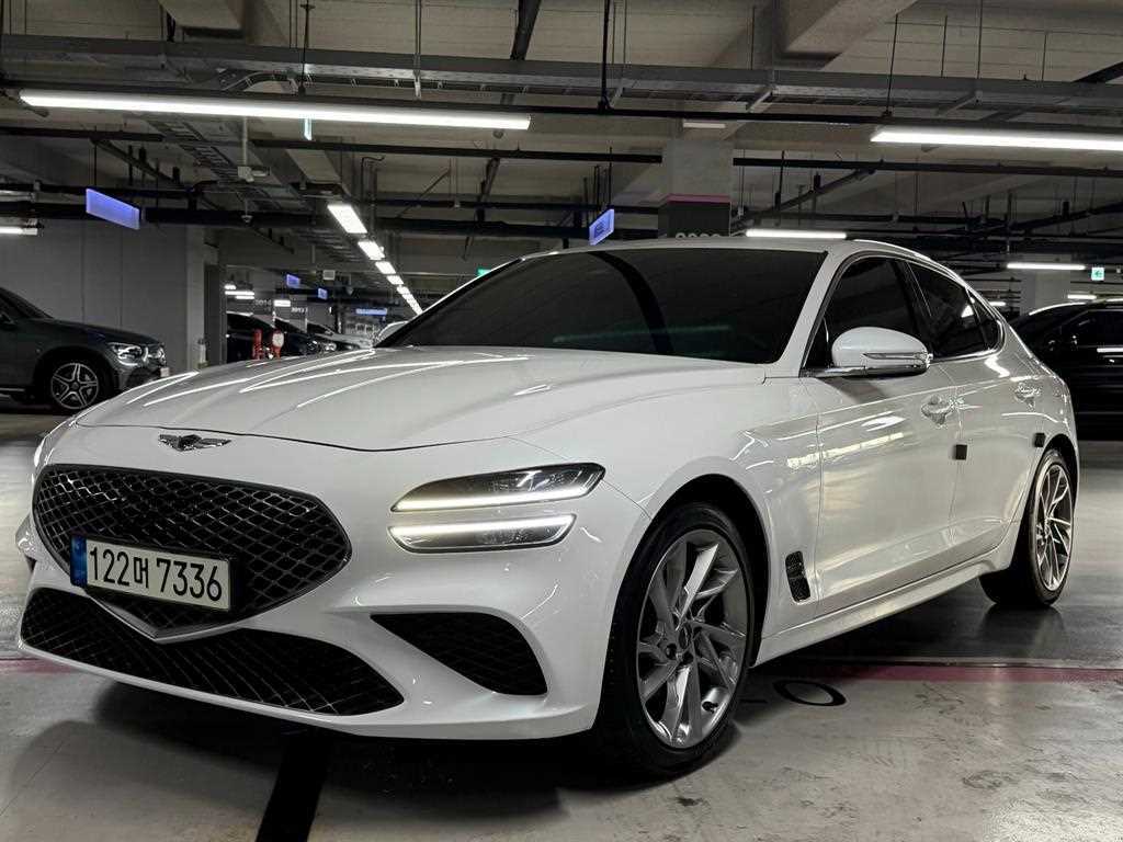 Genesis G70 - Vista 3
