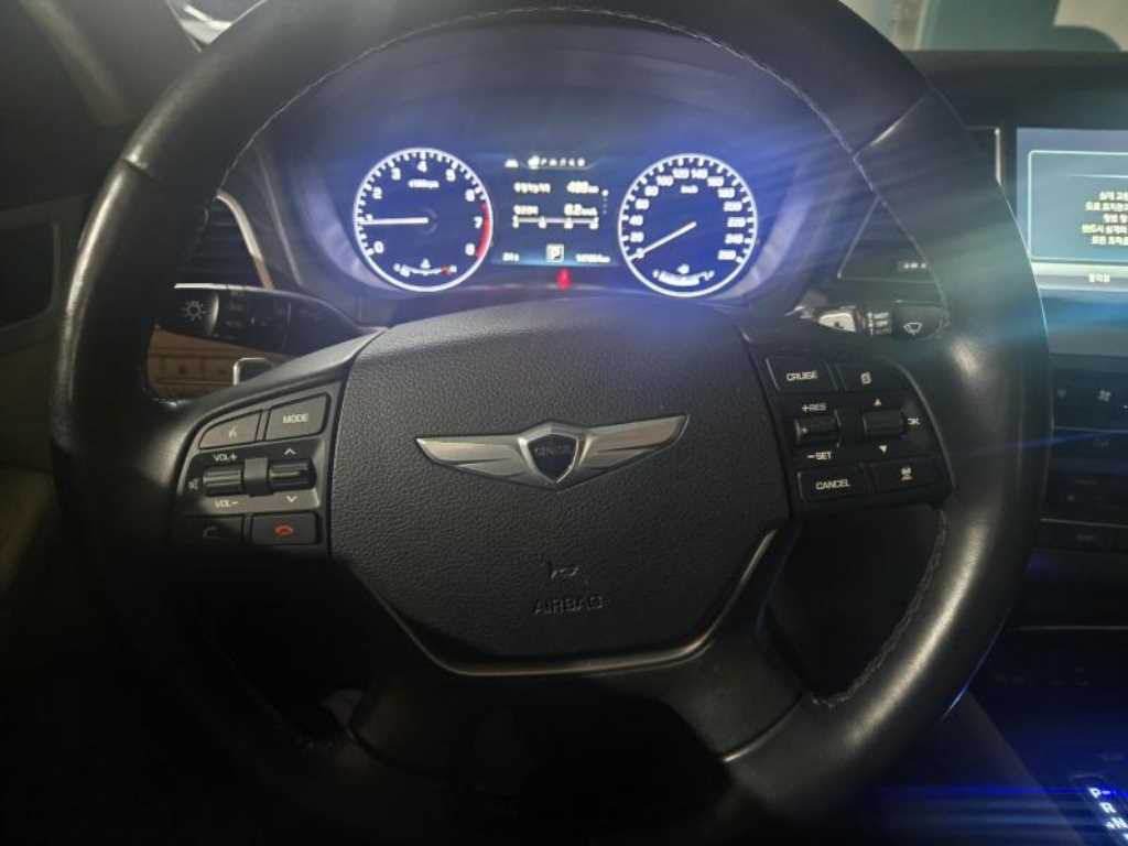HYUNDAI Genesis - Vista 9