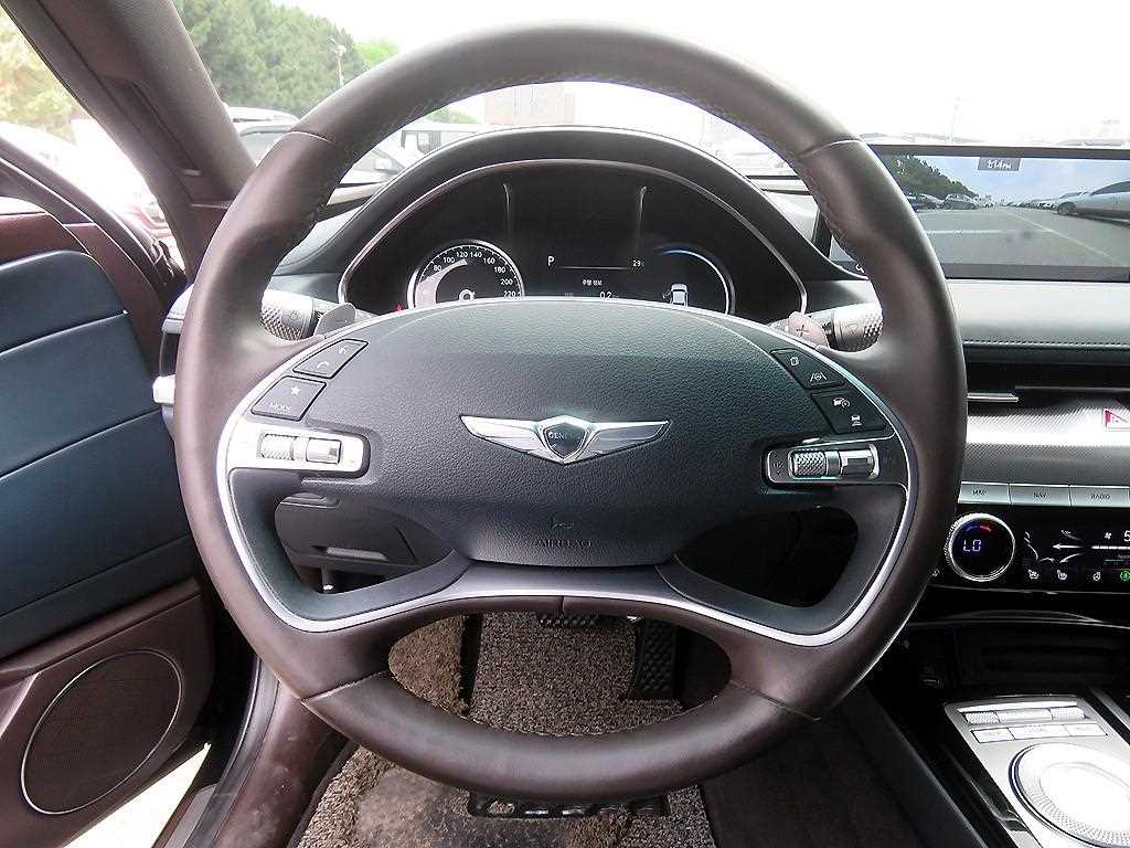 Genesis G80 - Vista 10