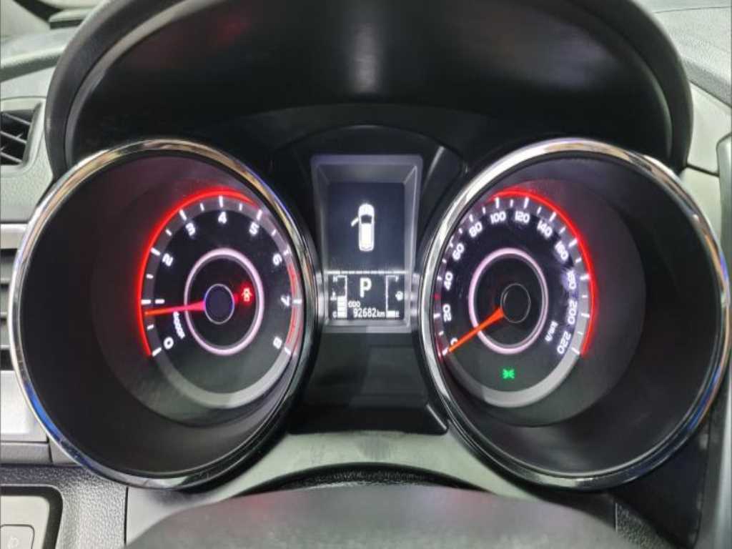 Ssangyong Tivoli - Vista 4