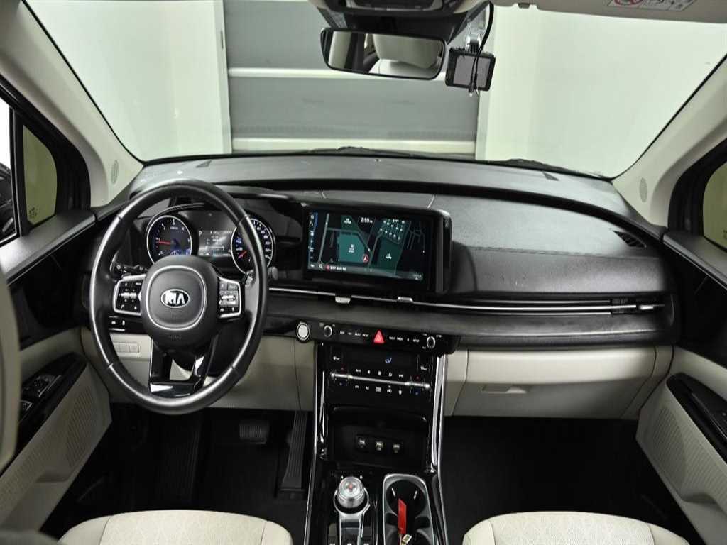 KIA Carnival - Vista 7