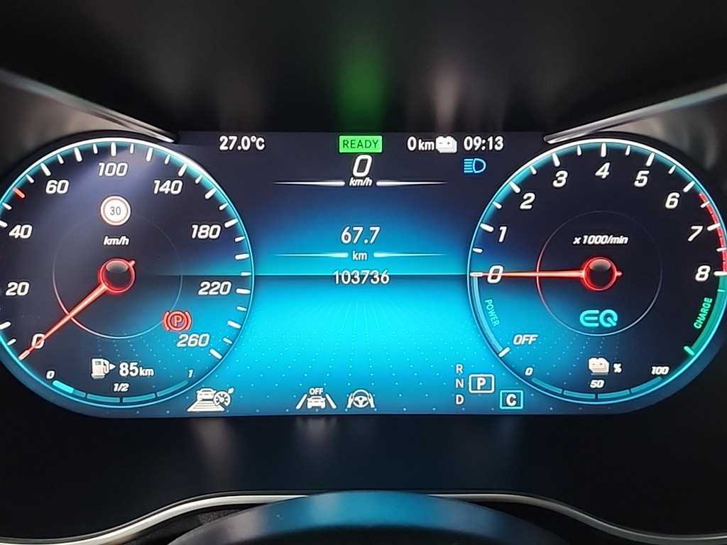 Mercedes Benz GLC Class - Vista 6