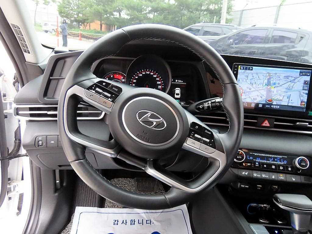 HYUNDAI Avante - Vista 8